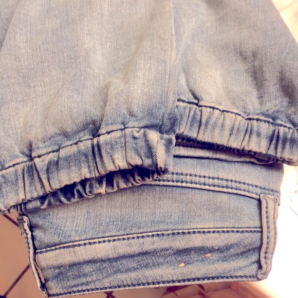 American Eagle - Size 2 - Jogger Jean - Super Stretch - Faded Wash - Picture 6 of 8